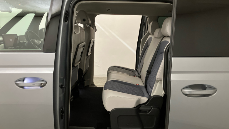 Volkswagen ID. Buzz 150kW 1ST Edition Pro 77kWh 5dr Auto Electric Estate